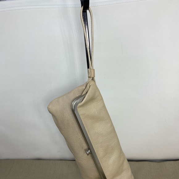 LATICO GENUINE LEATHER CREAM WRISTLET - Picture 9 of 13